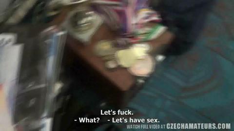 10860